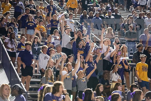 AUvIUPFootball0924ALW_8486