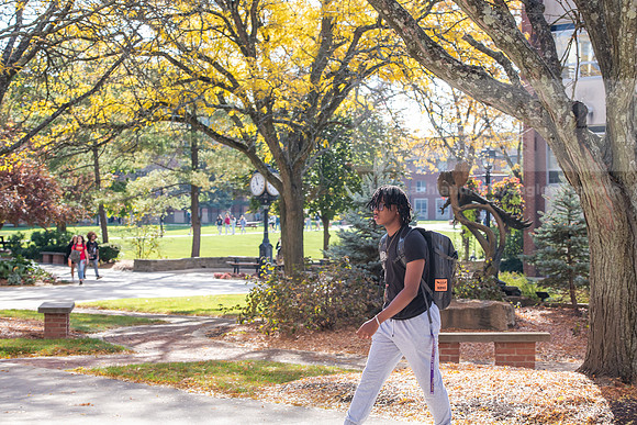 FallCampusLife1024AWB_5454