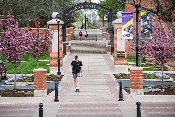 125SpringCampusLife0425AWB_0138
