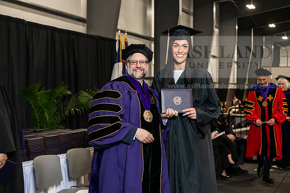 010SPGradBachelorFineArts0525AWB_3774