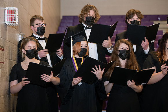 086WiGradCeremony1221ALW_6368