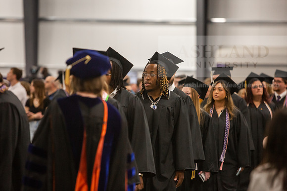017SpGradProcessional0525JH6Q8B8115