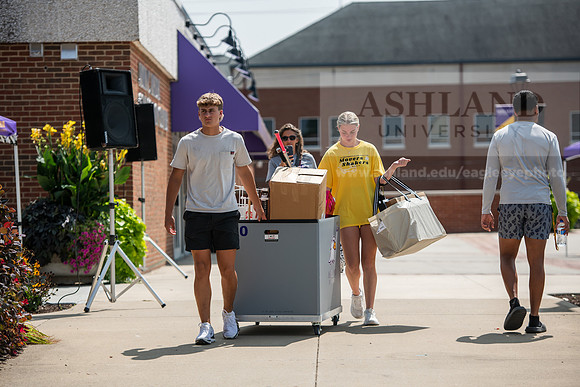 MoveInDay0824AWB_0366