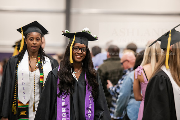 222SpGradProcessional0525AWB_2456