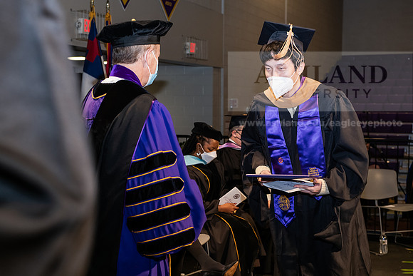 081MasterBusinessWiGrad1221ALW_6738