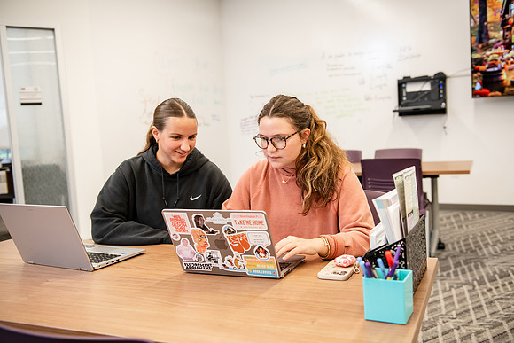 WCCStudentStudy1024AWB_8187