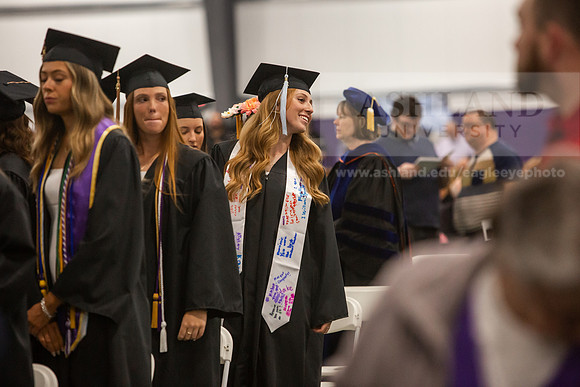 221SpGradProcessional0525JH6Q8B8213