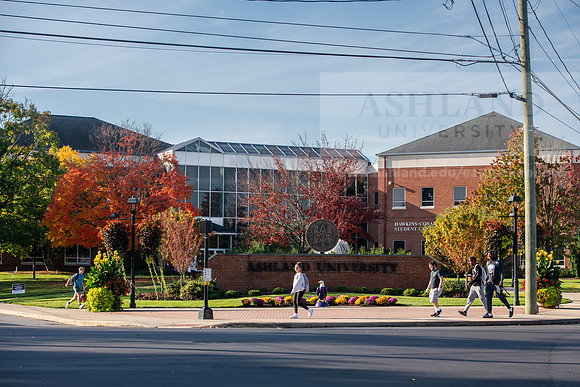 FallCampusLife1024AWB_4995