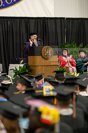 077SpGradCeremony0525AEAU-Graduation-2025-Andrew-0175