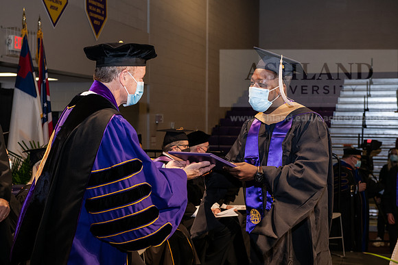 099MasterBusinessWiGrad1221ALW_6751