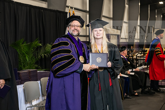 102SPGradBachelorScienceEducation0525AWB_4550