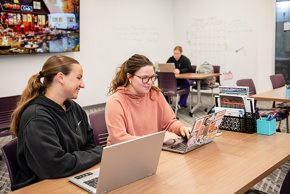 WCCStudentStudy1024AWB_8181
