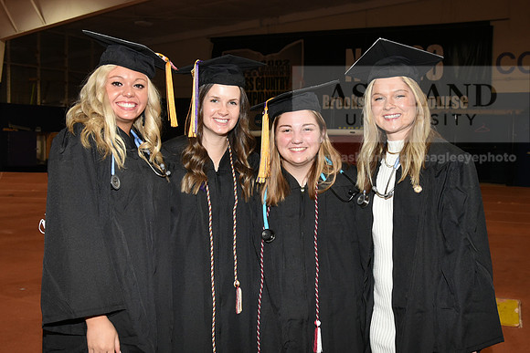 052WiGradPreCeremony1221MP7_0079