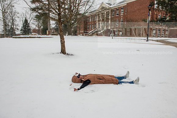 StudentsReturnWinterCampus0125AWB_6701
