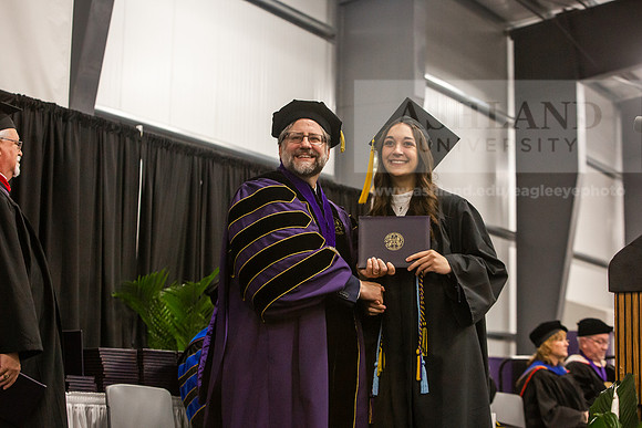 013SpGradBachelorScience0525JH6Q8B9066