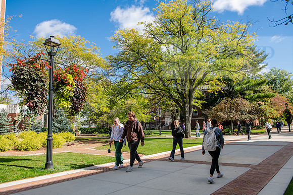 FallCampusLife1024AWB_1805