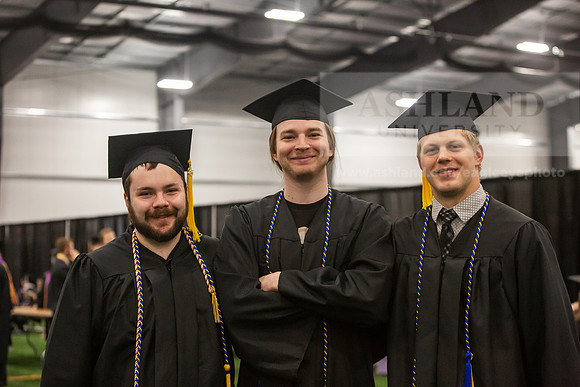 045SpGradPreCeremony0525JH6Q8B8002