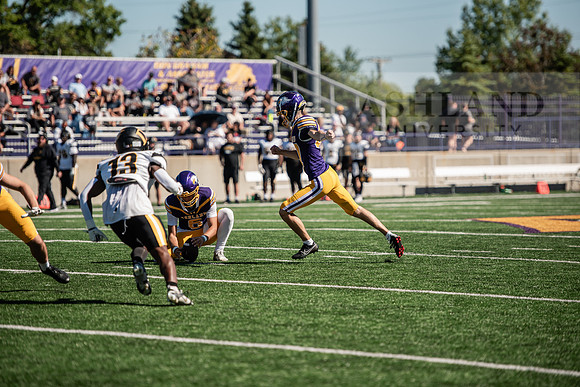 HOCOAUvOHDomFootballGame1024ALW_8755