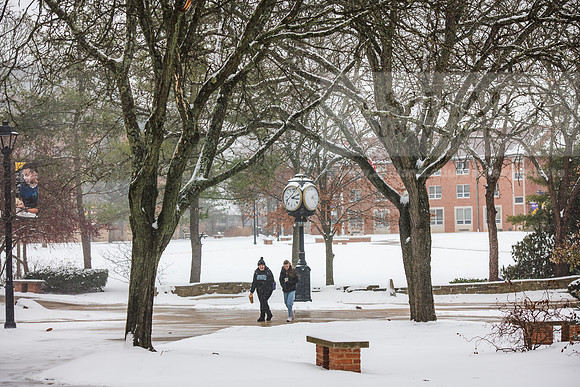 StudentsReturnWinterCampus0125AWB_6877
