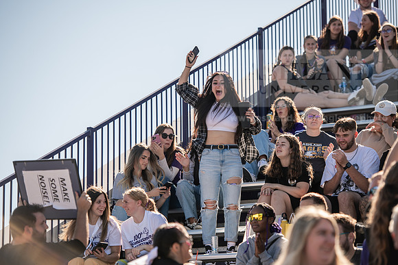 HOCOAUvOHDomFootballGame1024AWB_1071