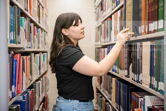 SeminaryLibrary0524AWB_0927
