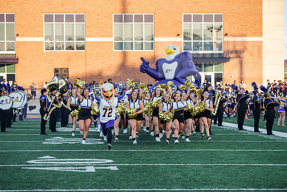 AUvIUPFootball0924ALW_8324