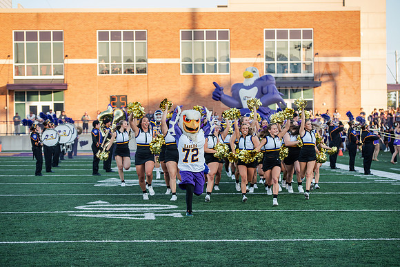 AUvIUPFootball0924ALW_8327