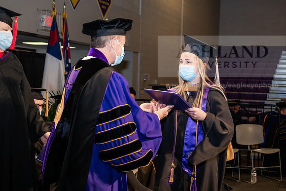 087MasterBusinessWiGrad1221ALW_6743