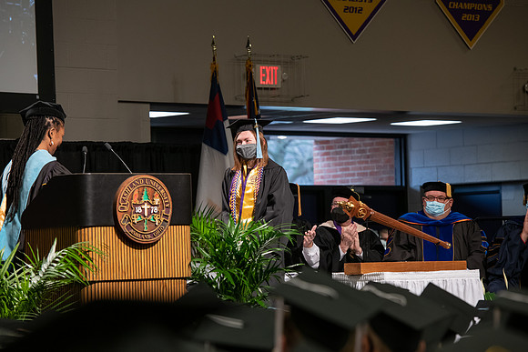 235WiGradCeremony1221ALW_7188