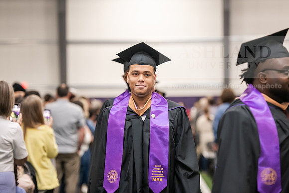 083SpGradProcessional0525AWB_2363