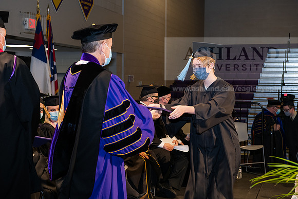 022BachelorEducationWiGrad1221ALW_7027