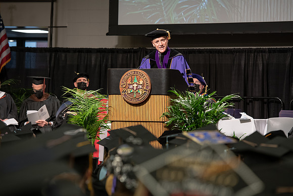 159WiGradCeremony1221ALW_6458