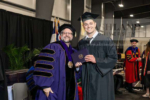 093SPGradBachelorScience0525AWB_3852