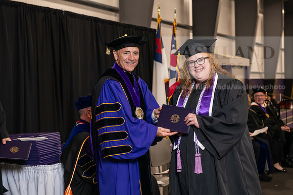 066SpGradBachelorNursing0524AWB_9751