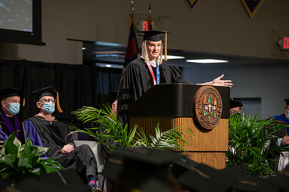 186WiGradCeremony1221ALW_6499