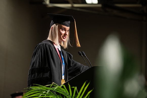229WiGradCeremony1221ALW_6566