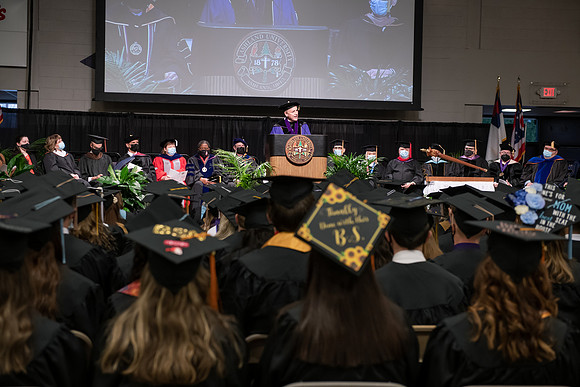 043WiGradCeremony1221ALW_6326