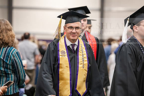 168SpGradProcessional0525AWB_2426