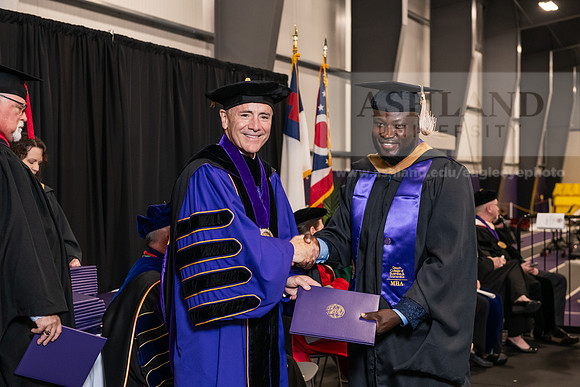 090SpGradMasterBusiness0524AWB_9269