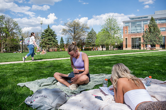 028SpringCampusLife0425AWB_9660