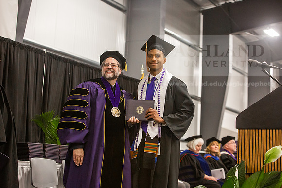 050SpGradBachelorSciBusAdmin0525JH6Q8B9370