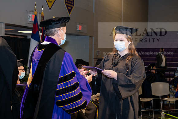 083BachelorNursingWiGrad1221ALW_7135