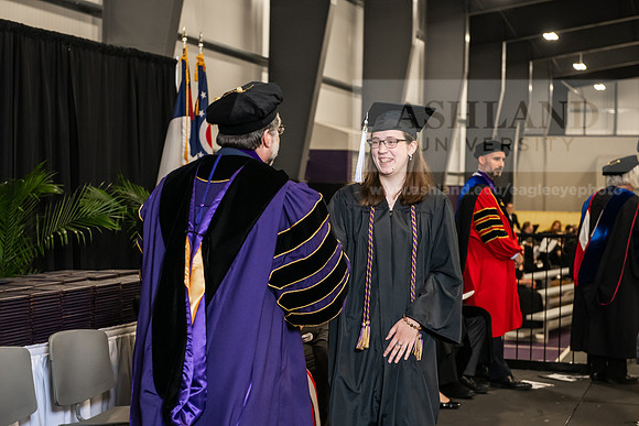 172SPGradBachelorArts0525AWB_3515