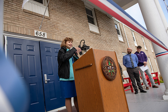 HomecomingUSAHouseRibbonCeremony1023AWB_6015
