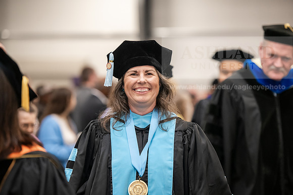 363SpGradProcessional0525AWB_2588