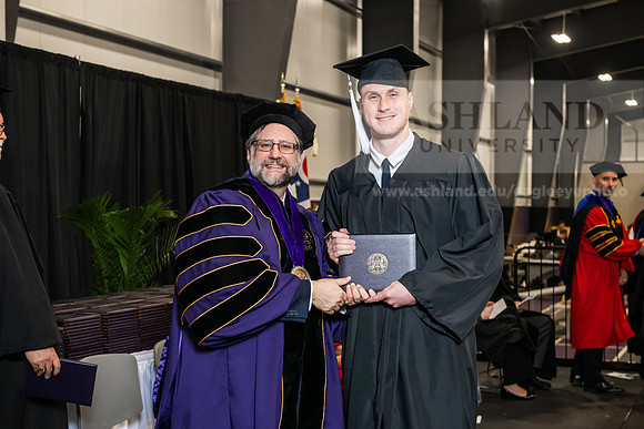 087SPGradBachelorArts0525AWB_3449