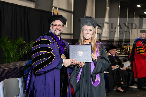 072SpGradMasterBusinessAdmin0525AWB_3106