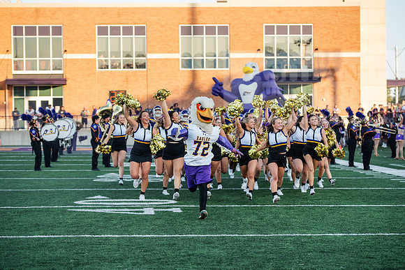 AUvIUPFootball0924ALW_8328