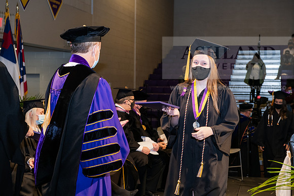 038BachelorNursingWiGrad1221ALW_7102