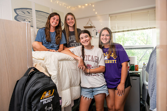 MoveInDay0824AWB_1397
